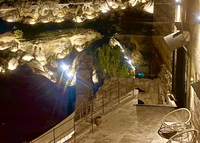 Very Peri Cappadocia - The Lifestyle Luxury Design 4* Üçhisar